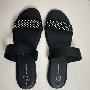 NWOT Time and Tru Sandals